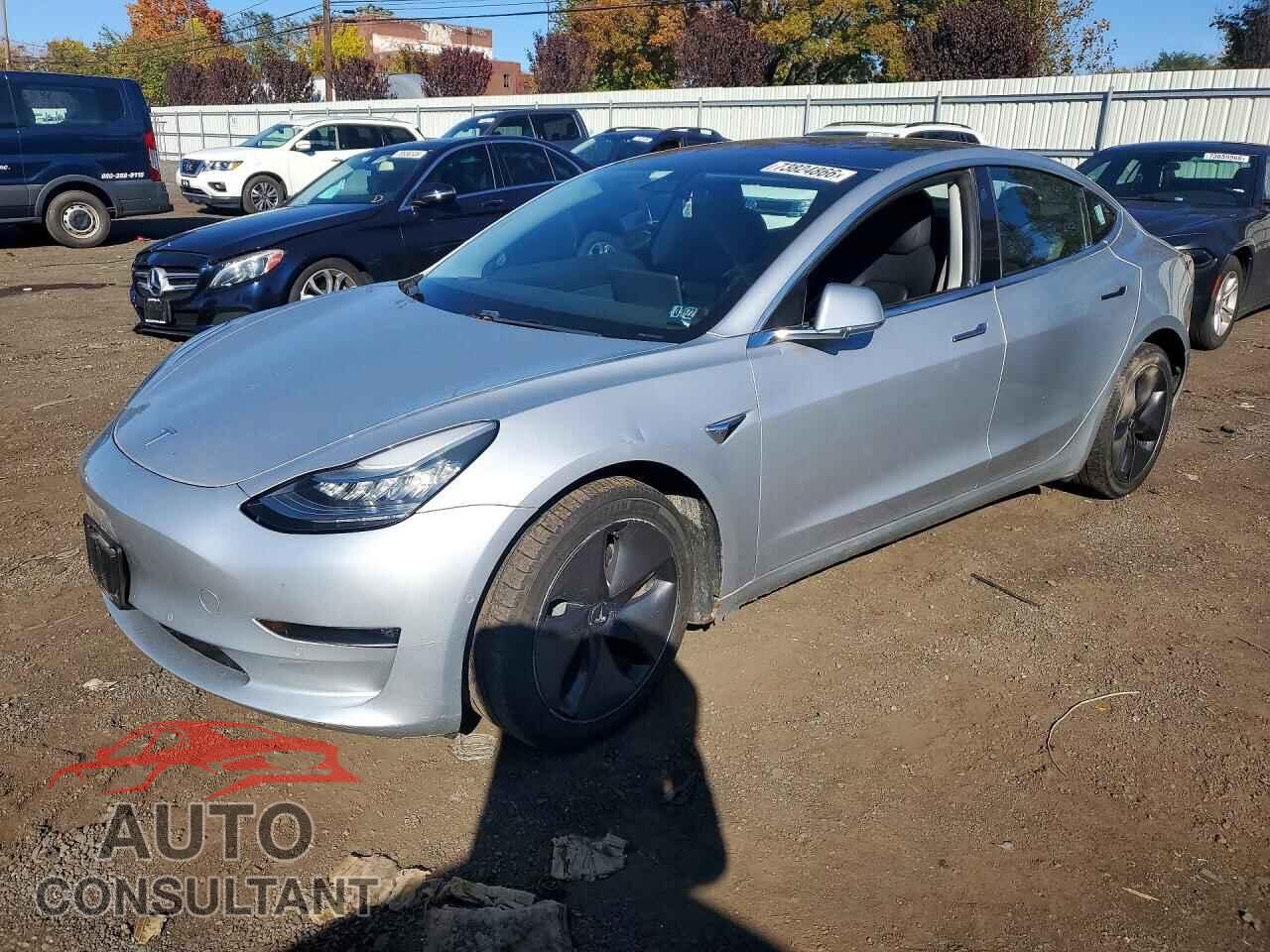 TESLA MODEL 3 2018 - 5YJ3E1EB8JF084893