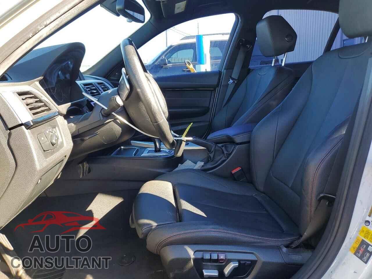 BMW 3 SERIES 2017 - WBA8E1C33HA159064
