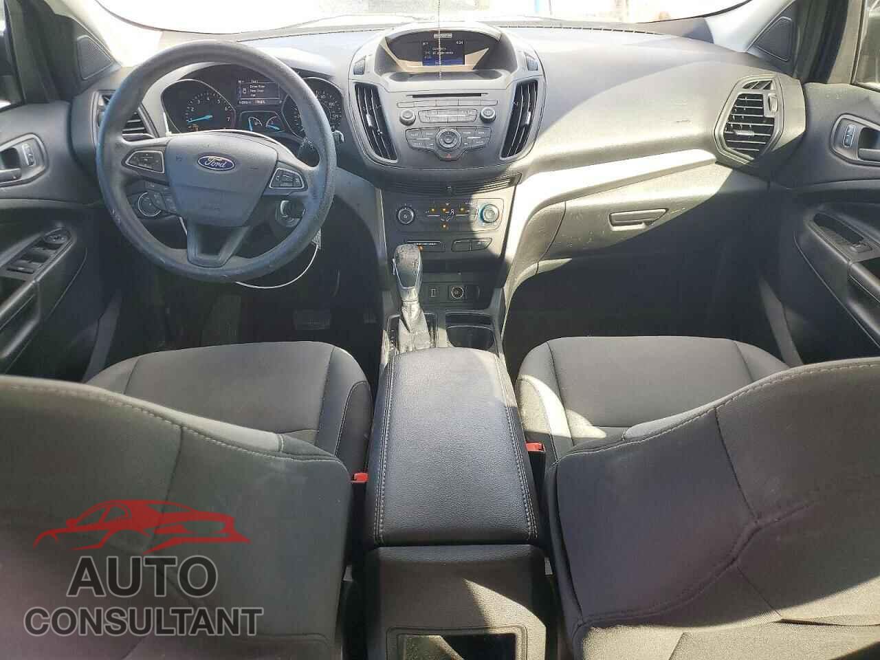 FORD ESCAPE 2017 - 1FMCU0F74HUC54364