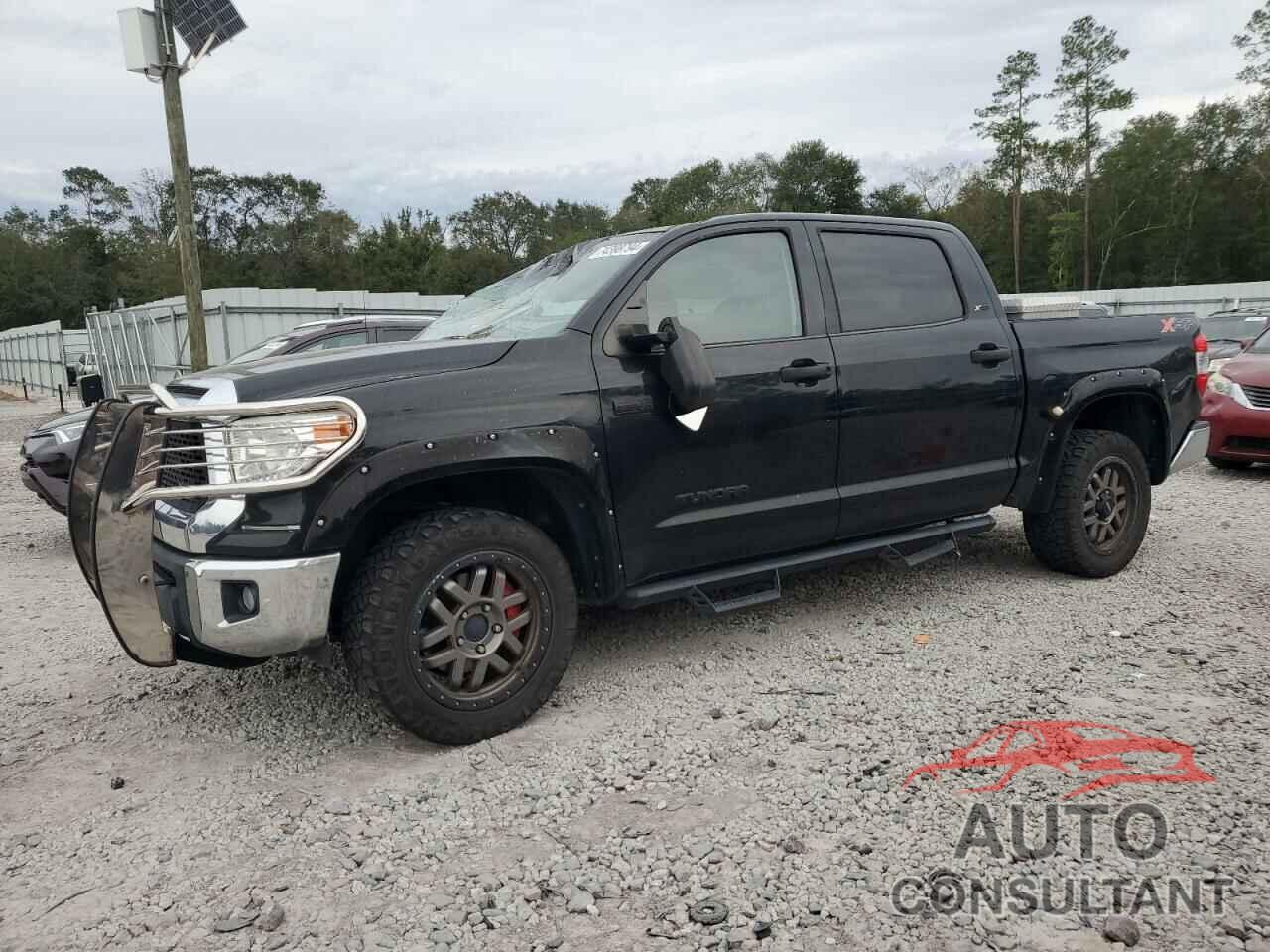 TOYOTA TUNDRA 2017 - 5TFDW5F16HX602448