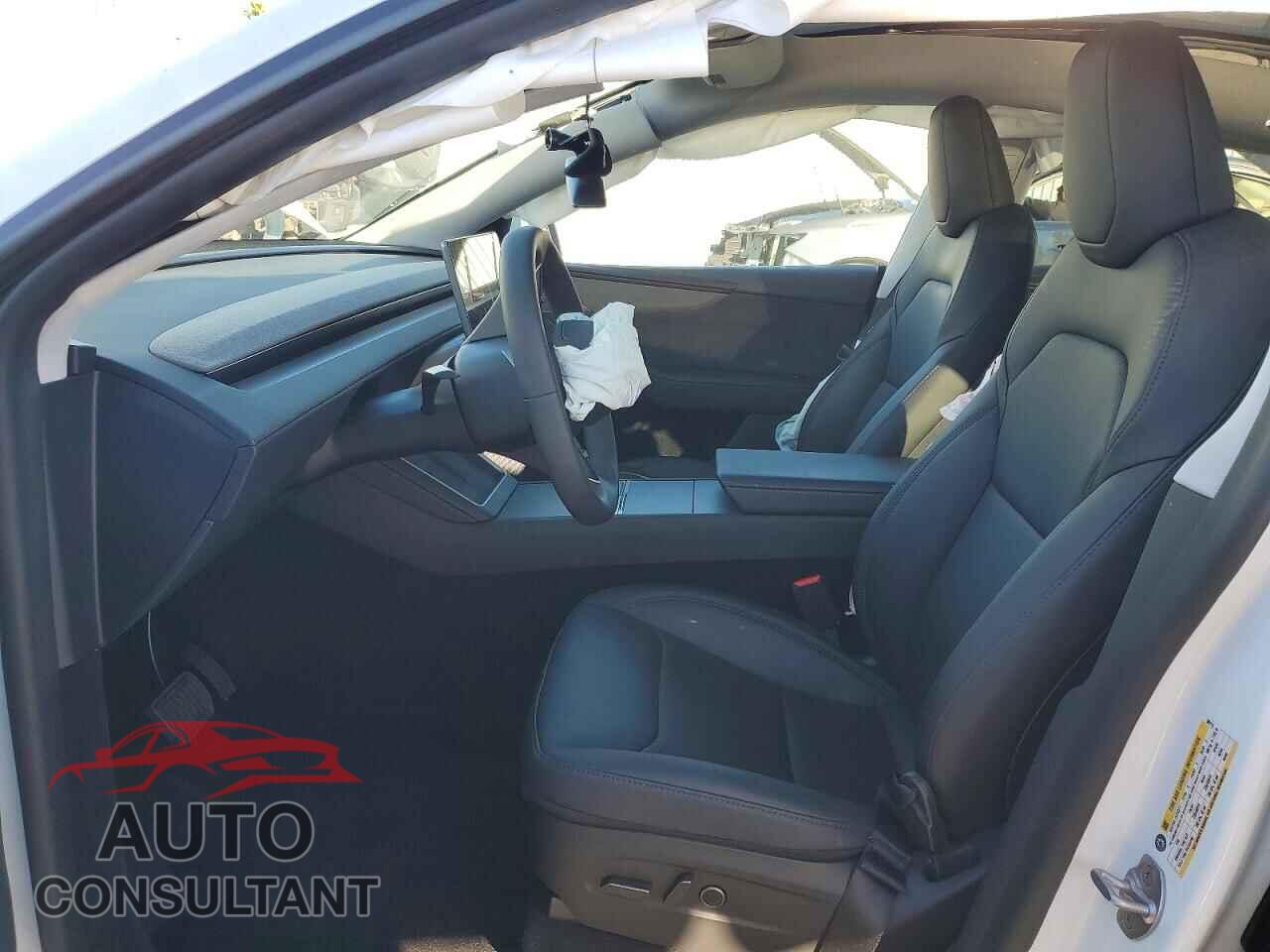 TESLA MODEL Y 2026 - 7SAYGDED2TF389119