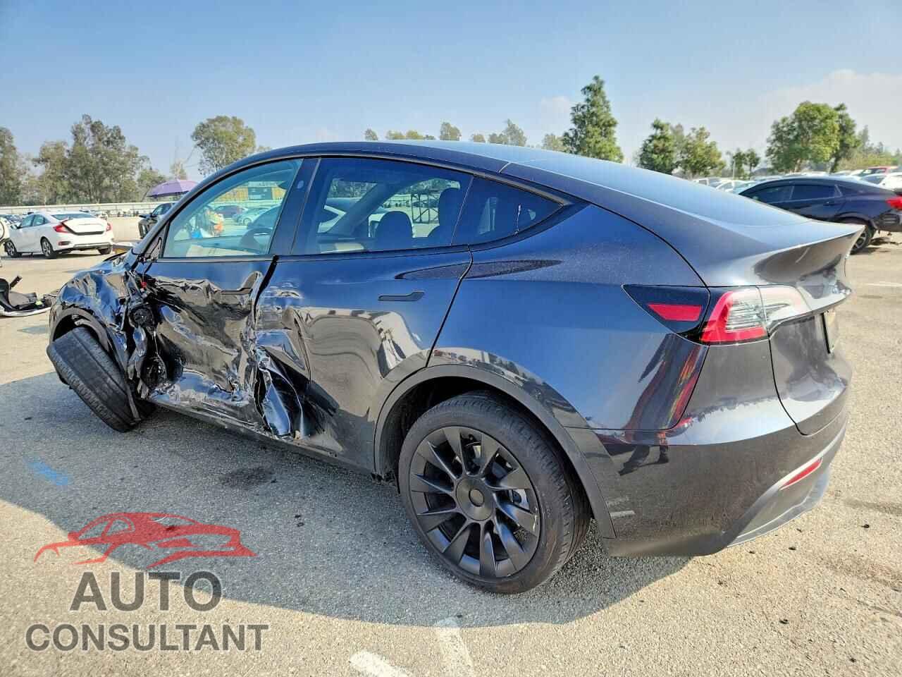 TESLA MODEL Y 2024 - 7SAYGAEE3RF002092