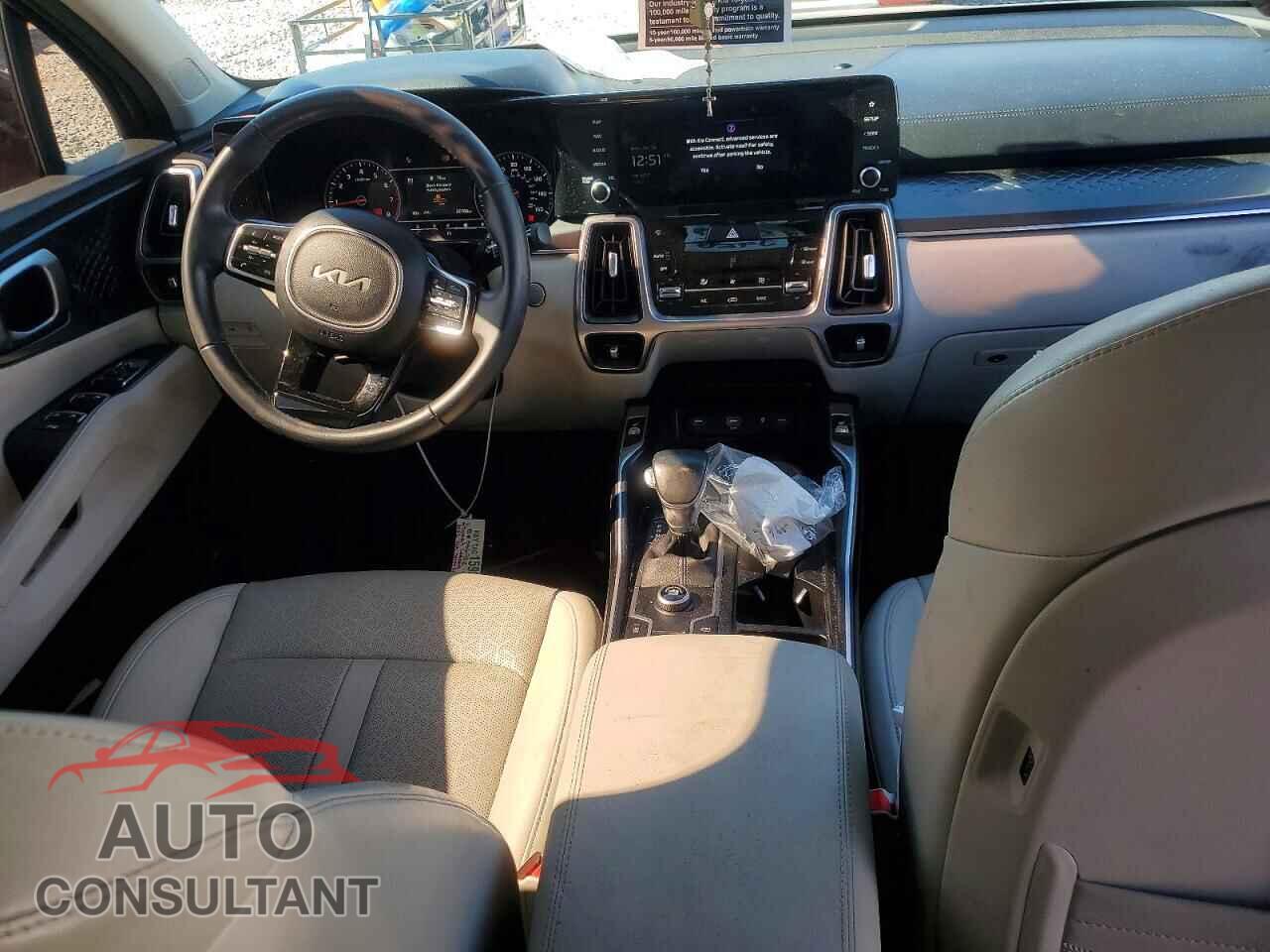 KIA SORENTO 2023 - 5XYRL4LC8PG199413
