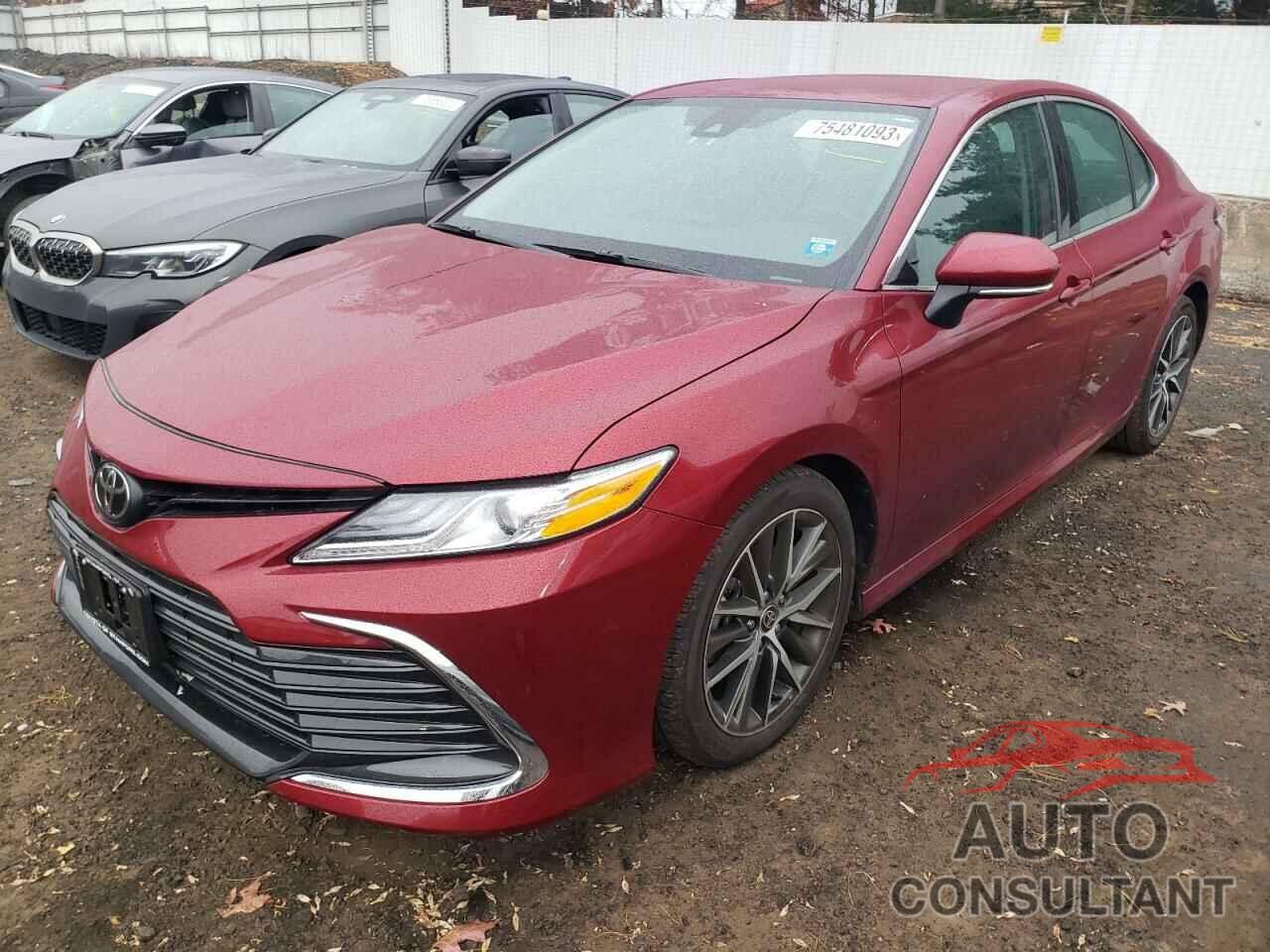 TOYOTA CAMRY 2021 - 4T1F11BK2MU020501
