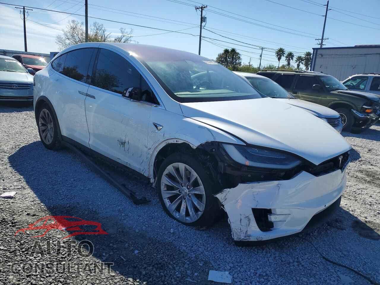 TESLA MODEL X 2017 - 5YJXCAE26HF044619