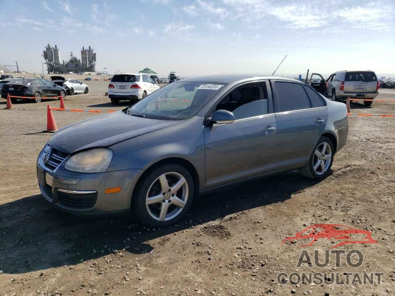 VOLKSWAGEN JETTA 2010 - 3VWAZ7AJ3AM114144