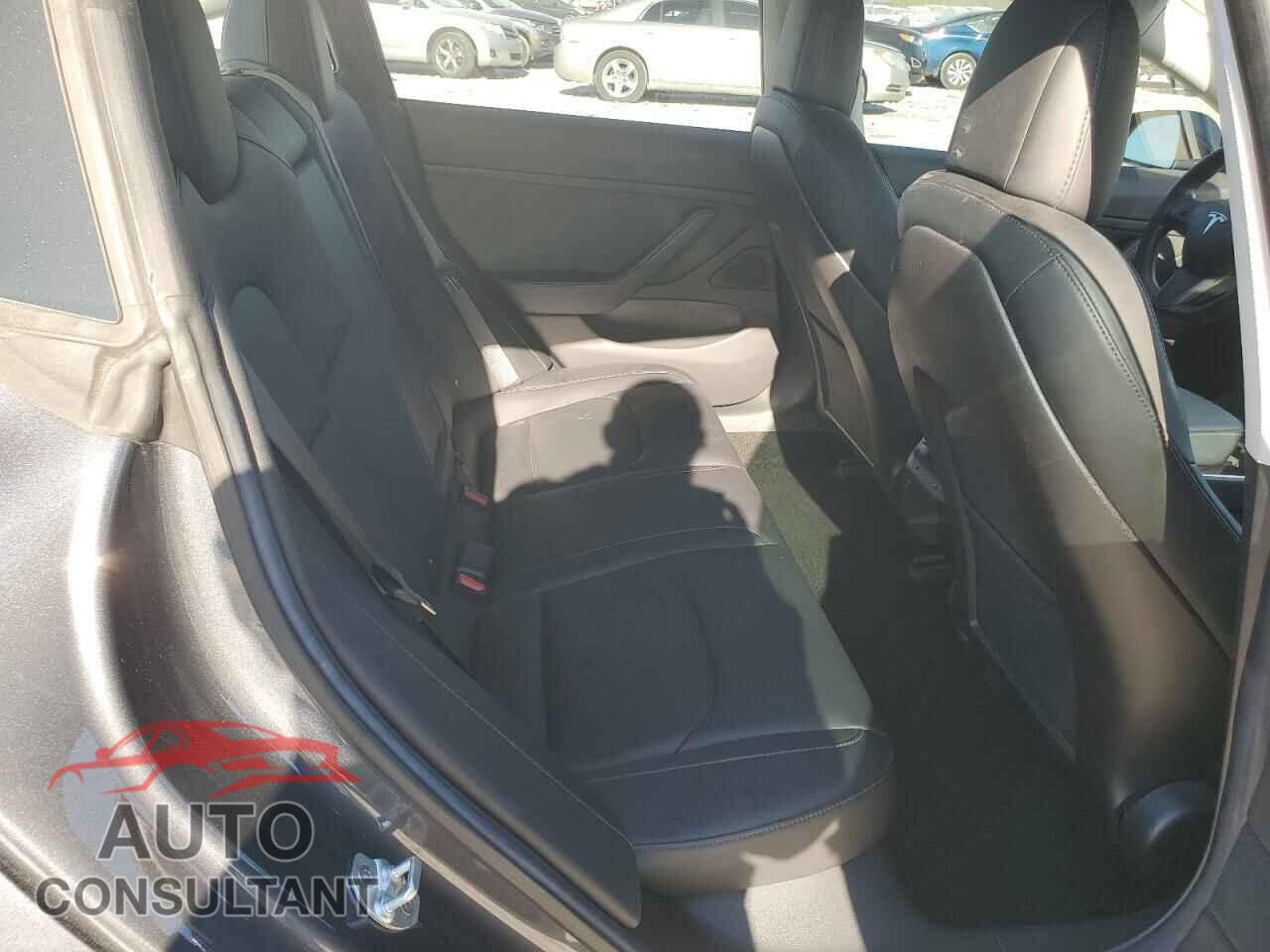 TESLA MODEL 3 2018 - 5YJ3E1EA5JF006854