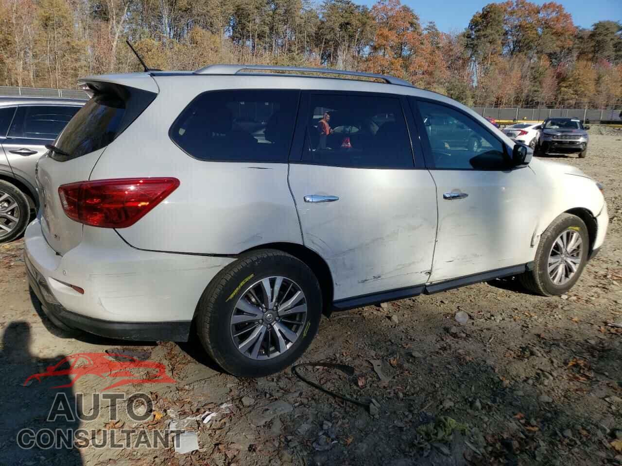 NISSAN PATHFINDER 2017 - 5N1DR2MN4HC665272
