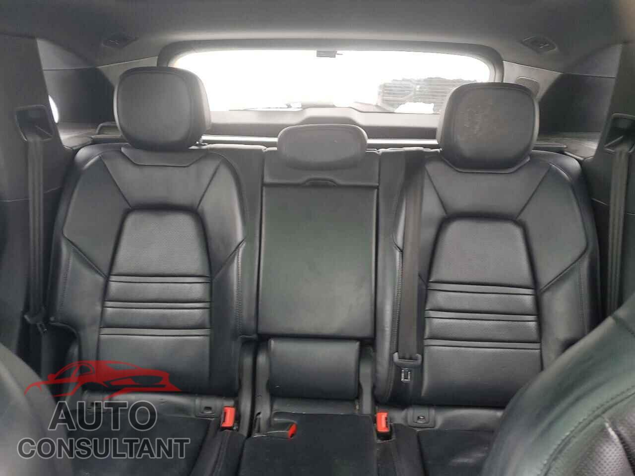 PORSCHE CAYENNE 2019 - WP1AA2AYXKDA01491