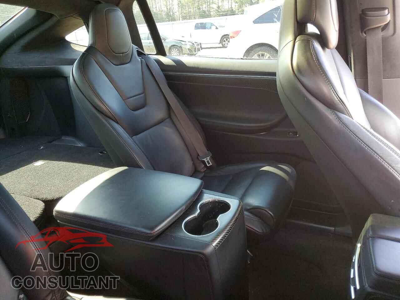TESLA MODEL X 2017 - 5YJXCBE4XHF051905