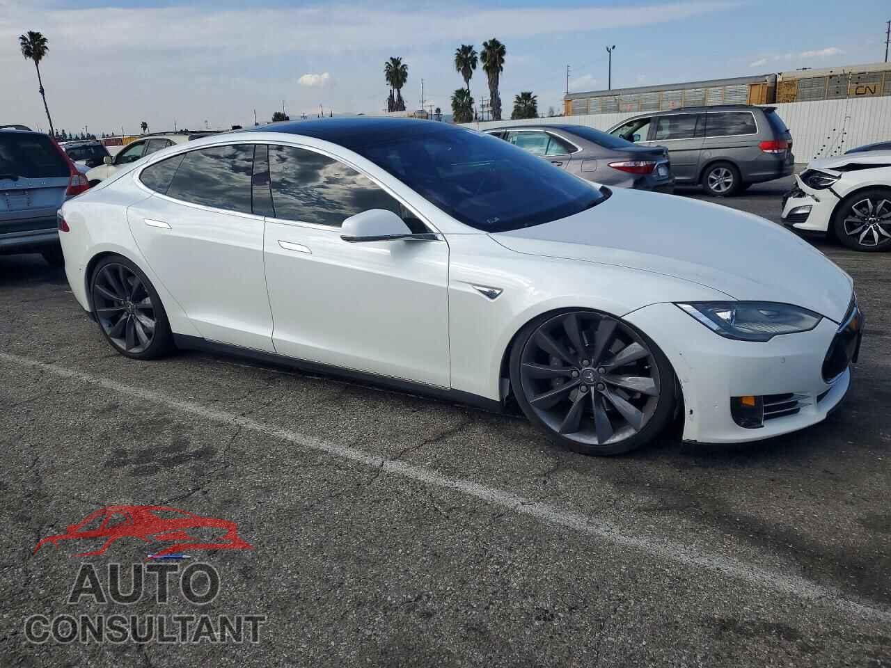 TESLA MODEL S 2014 - 5YJSA1H14EFP61714