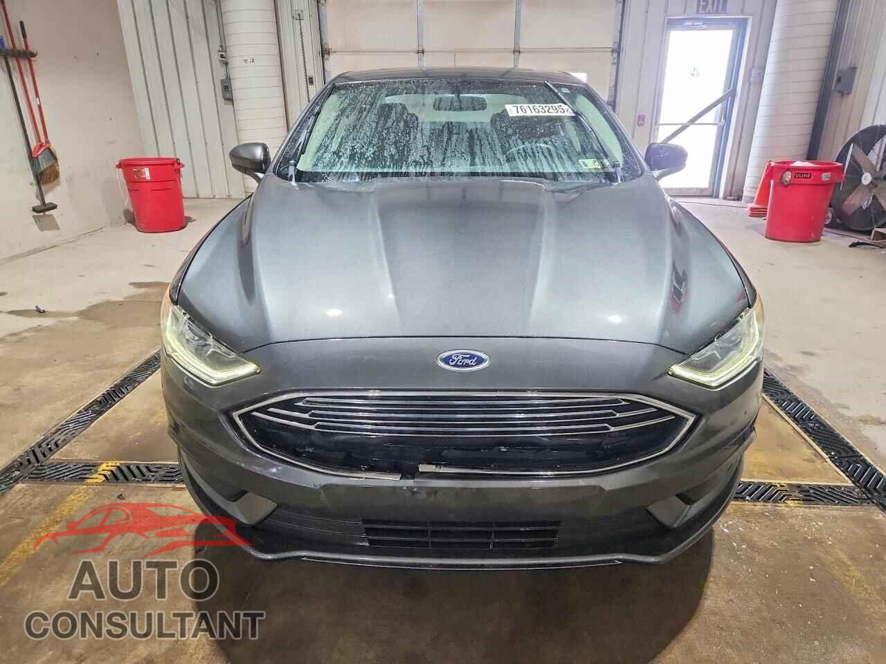 FORD FUSION 2017 - 3FA6P0LU0HR182210