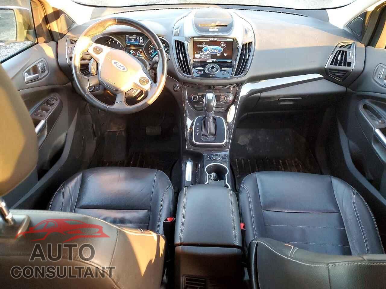FORD ESCAPE 2014 - 1FMCU9J97EUA75843