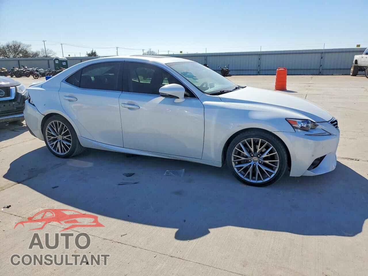 LEXUS IS 2015 - JTHBF1D22F5068657