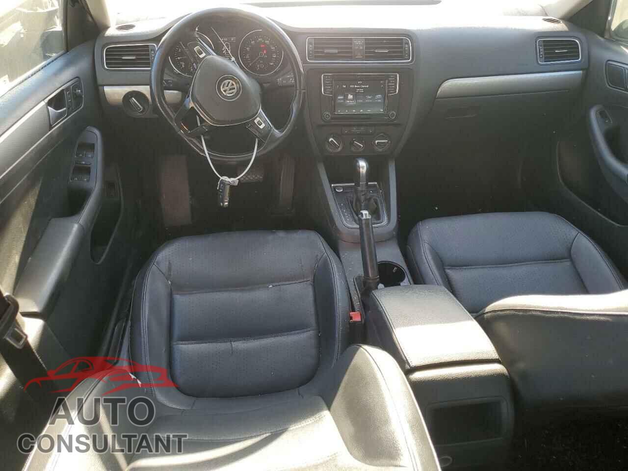 VOLKSWAGEN JETTA 2017 - 3VWDB7AJ2HM272468