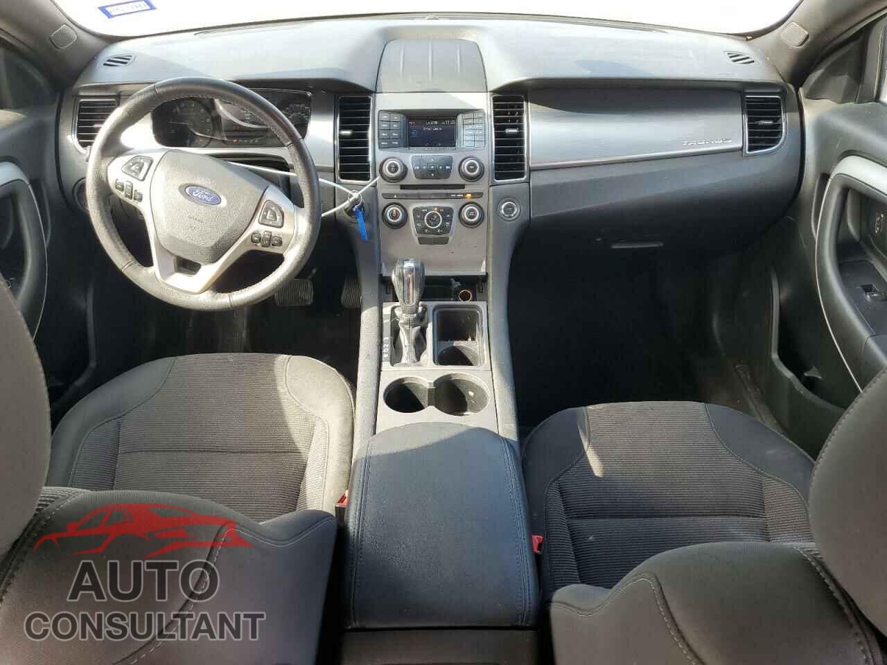 FORD TAURUS 2018 - 1FAHP2E84JG112274