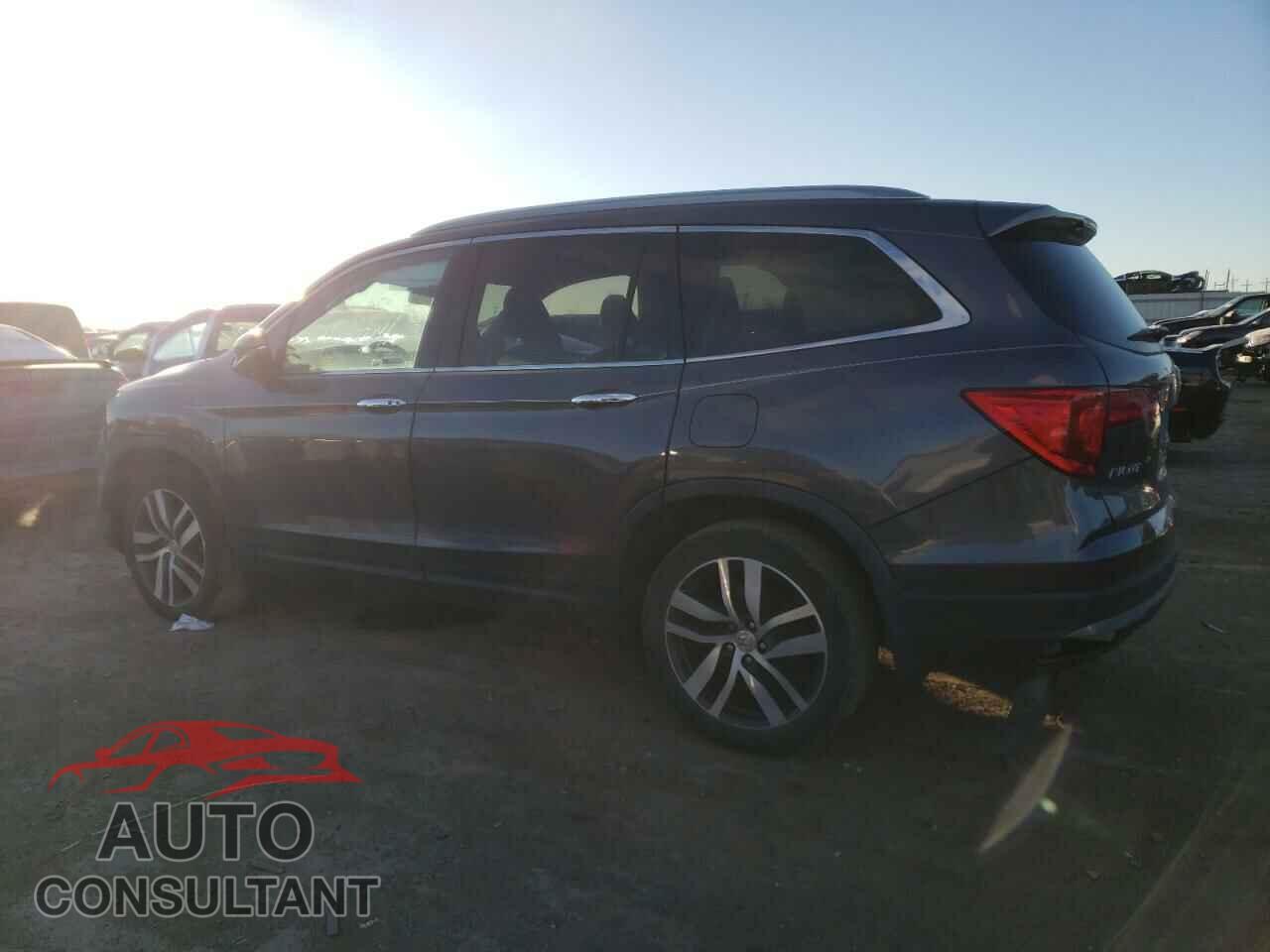 HONDA PILOT 2017 - 5FNYF6H09HB103696