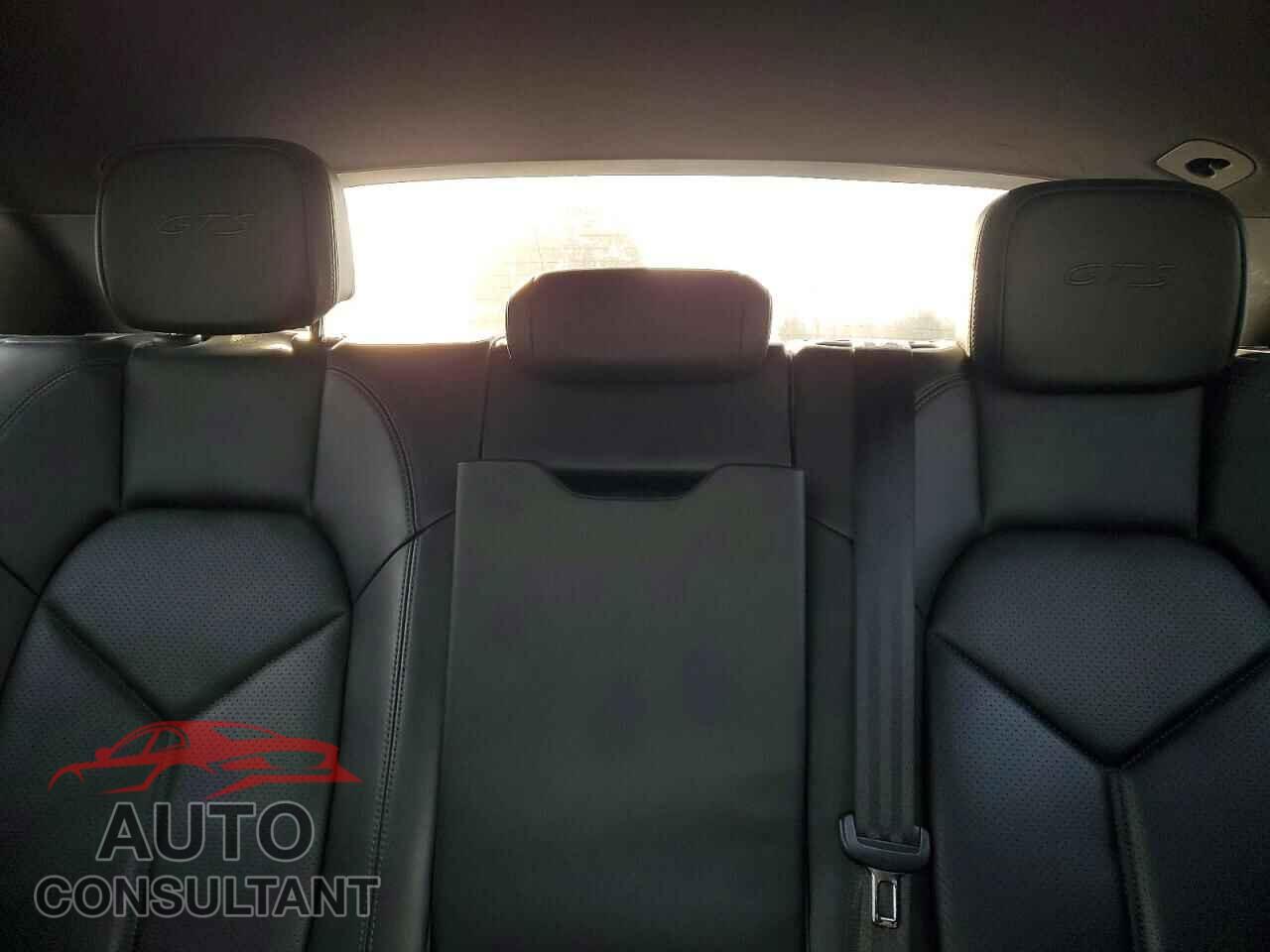 PORSCHE MACAN 2018 - WP1AG2A56JLB63305