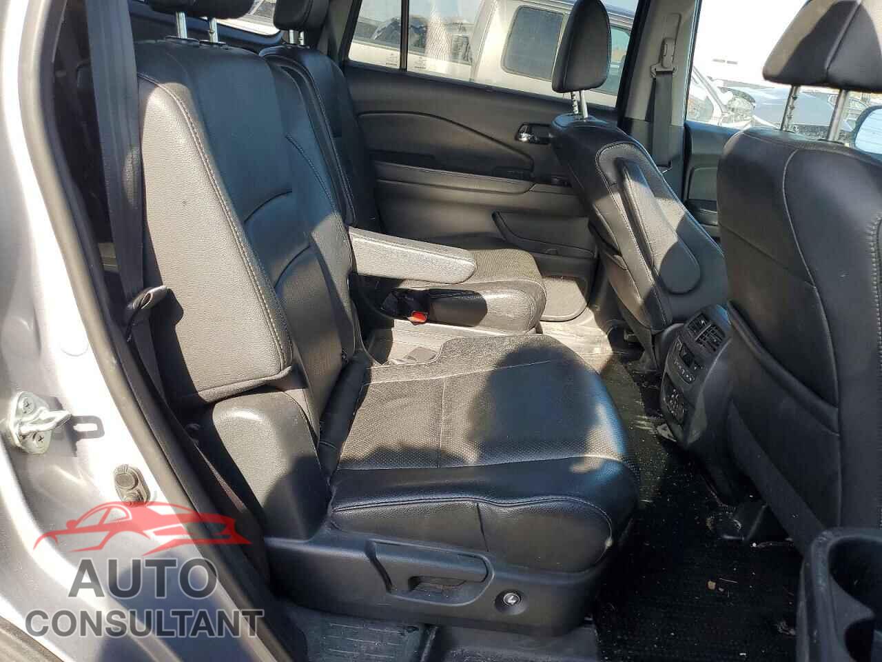 HONDA PILOT 2017 - 5FNYF6H02HB087227