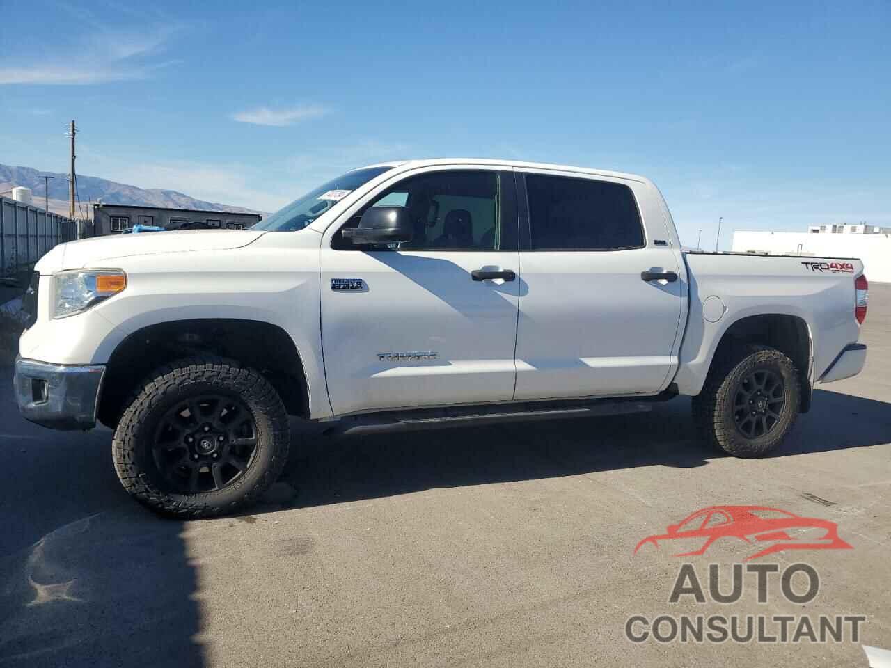 TOYOTA TUNDRA 2017 - 5TFDW5F13HX648870