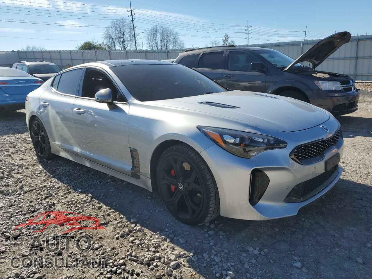 KIA STINGER 2018 - KNAE45LC3J6020364