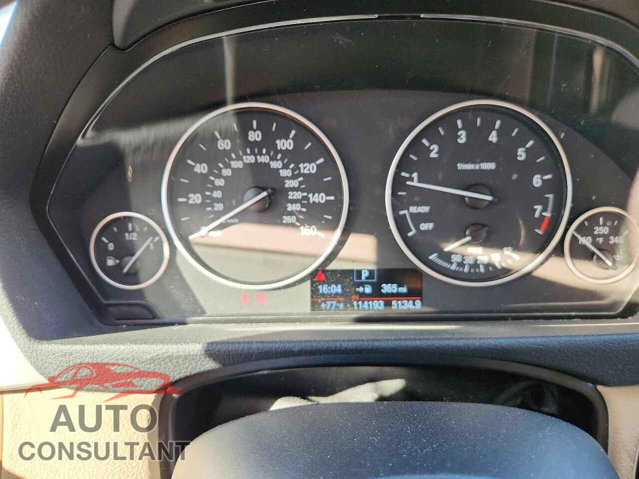 BMW 320 2018 - WBA8E5G57JNU46165