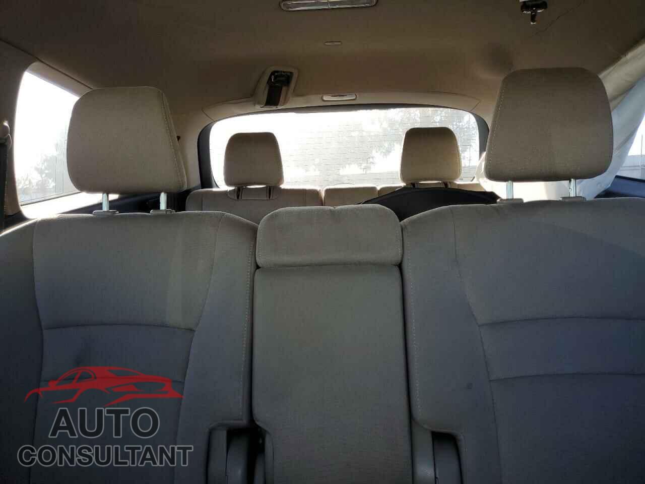HONDA PILOT 2017 - 5FNYF5H3XHB033307