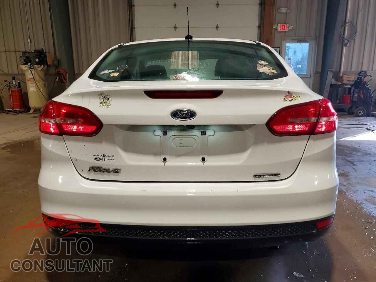 FORD FOCUS 2016 - 1FADP3E24GL362050