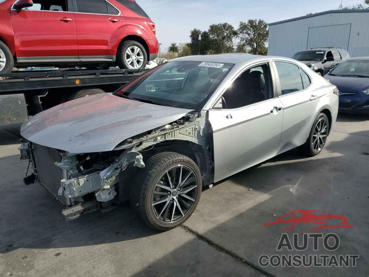 TOYOTA CAMRY 2021 - 4T1G11AK0MU442224