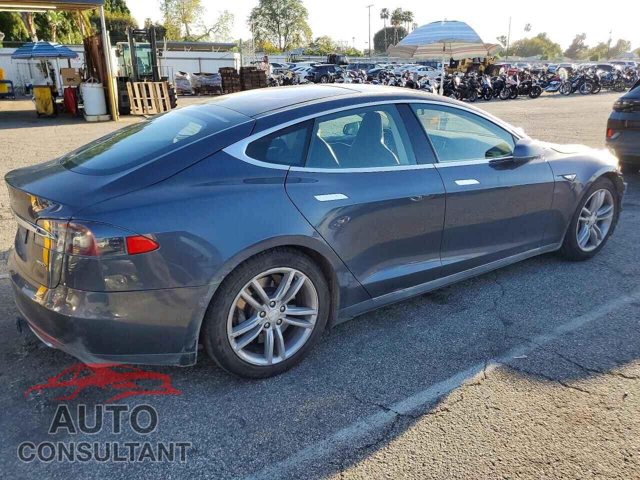 TESLA MODEL S 2014 - 5YJSA1H14EFP56139