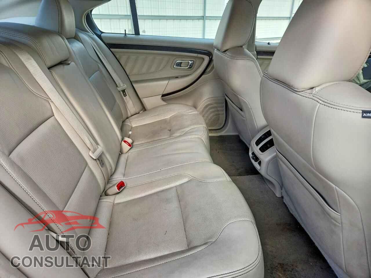 FORD TAURUS 2011 - 1FAHP2FW8BG108596