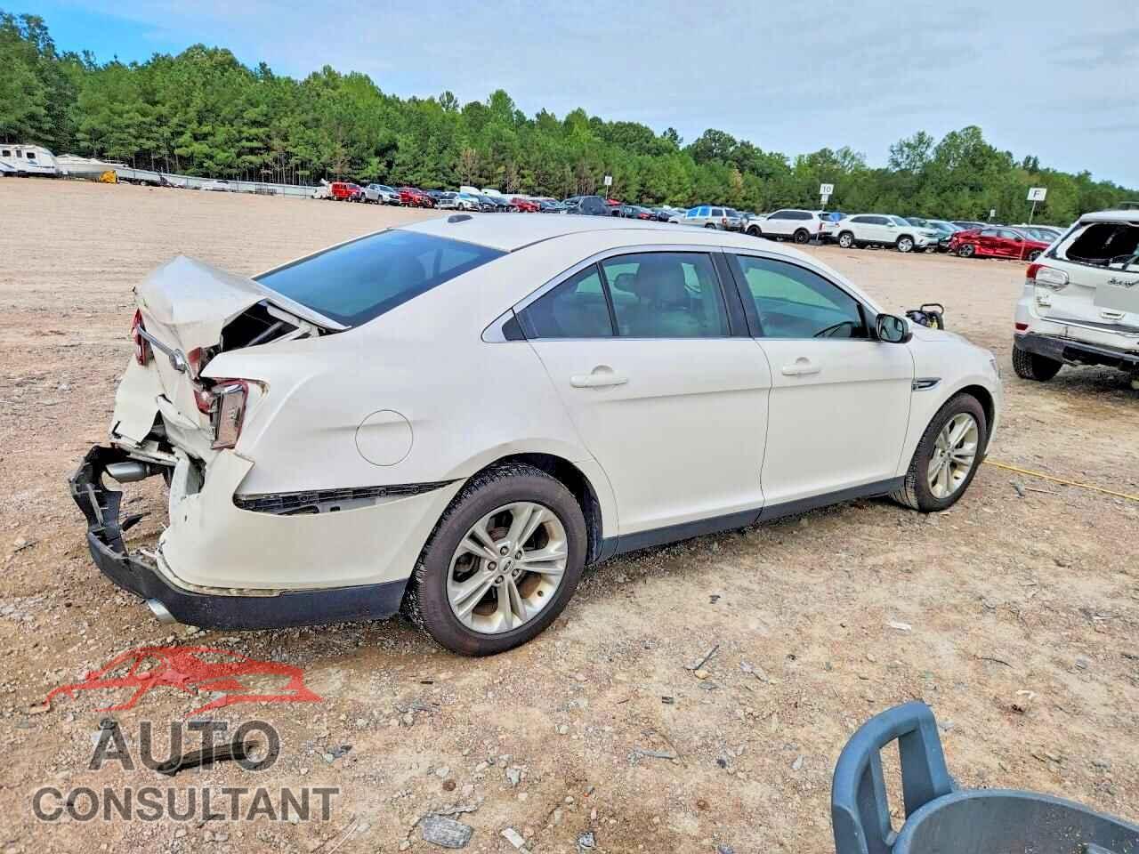 FORD TAURUS 2017 - 1FAHP2E89HG146172