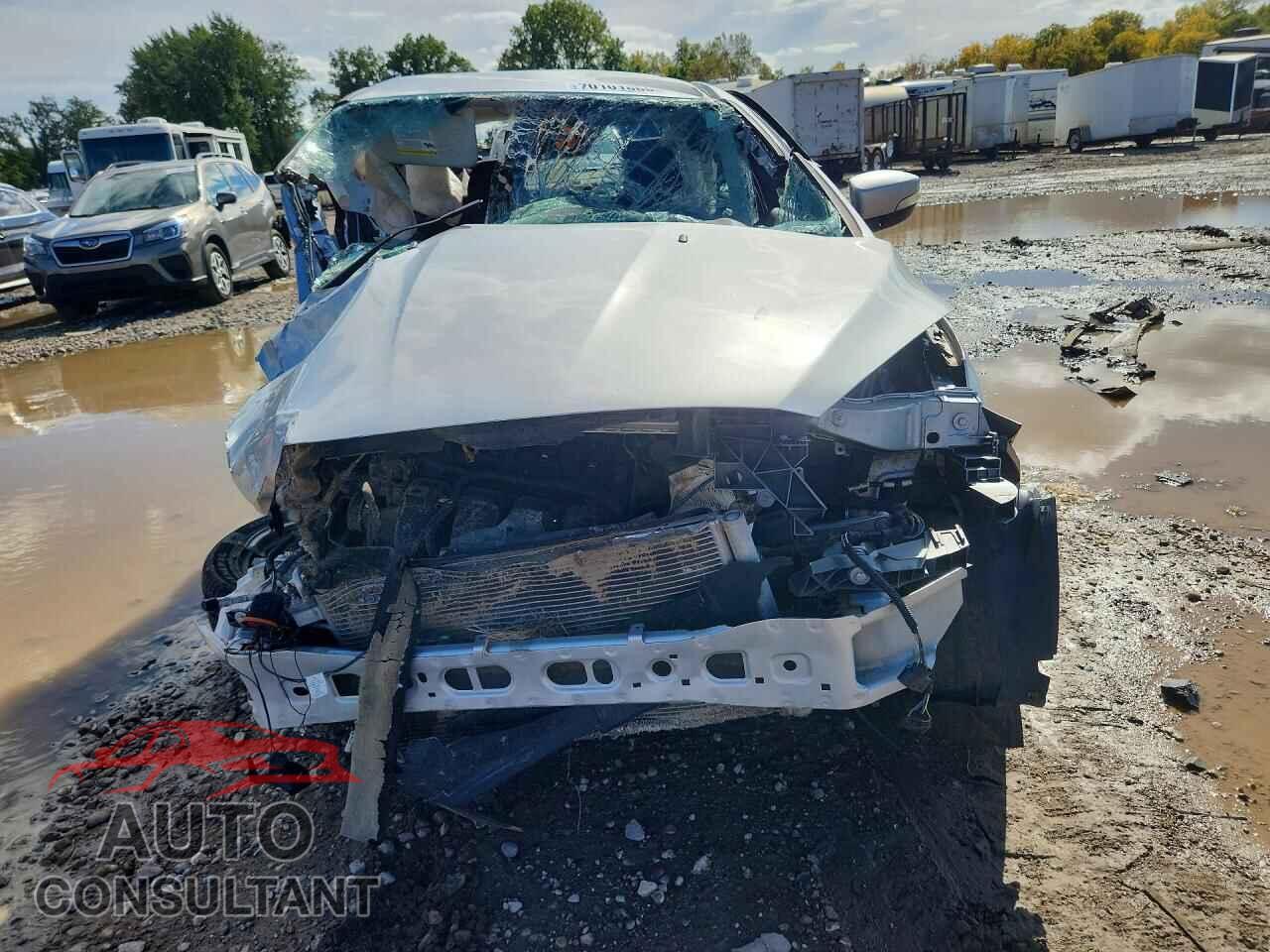 FORD FOCUS 2017 - 1FADP3F24HL315584