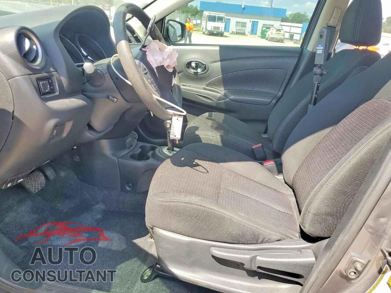 NISSAN VERSA 2017 - 3N1CN7AP1HL903567