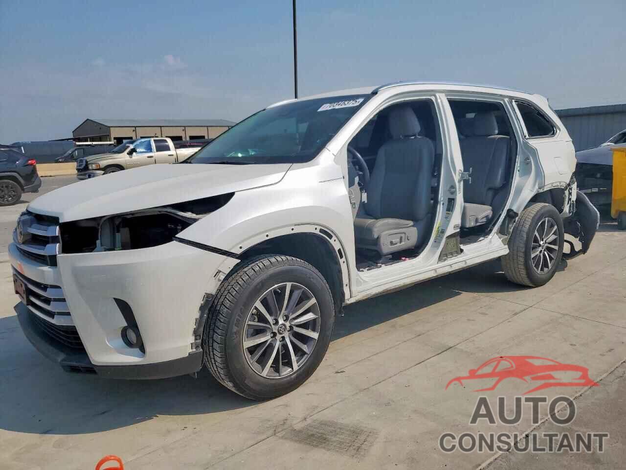 TOYOTA HIGHLANDER 2017 - 5TDJZRFH1HS455038