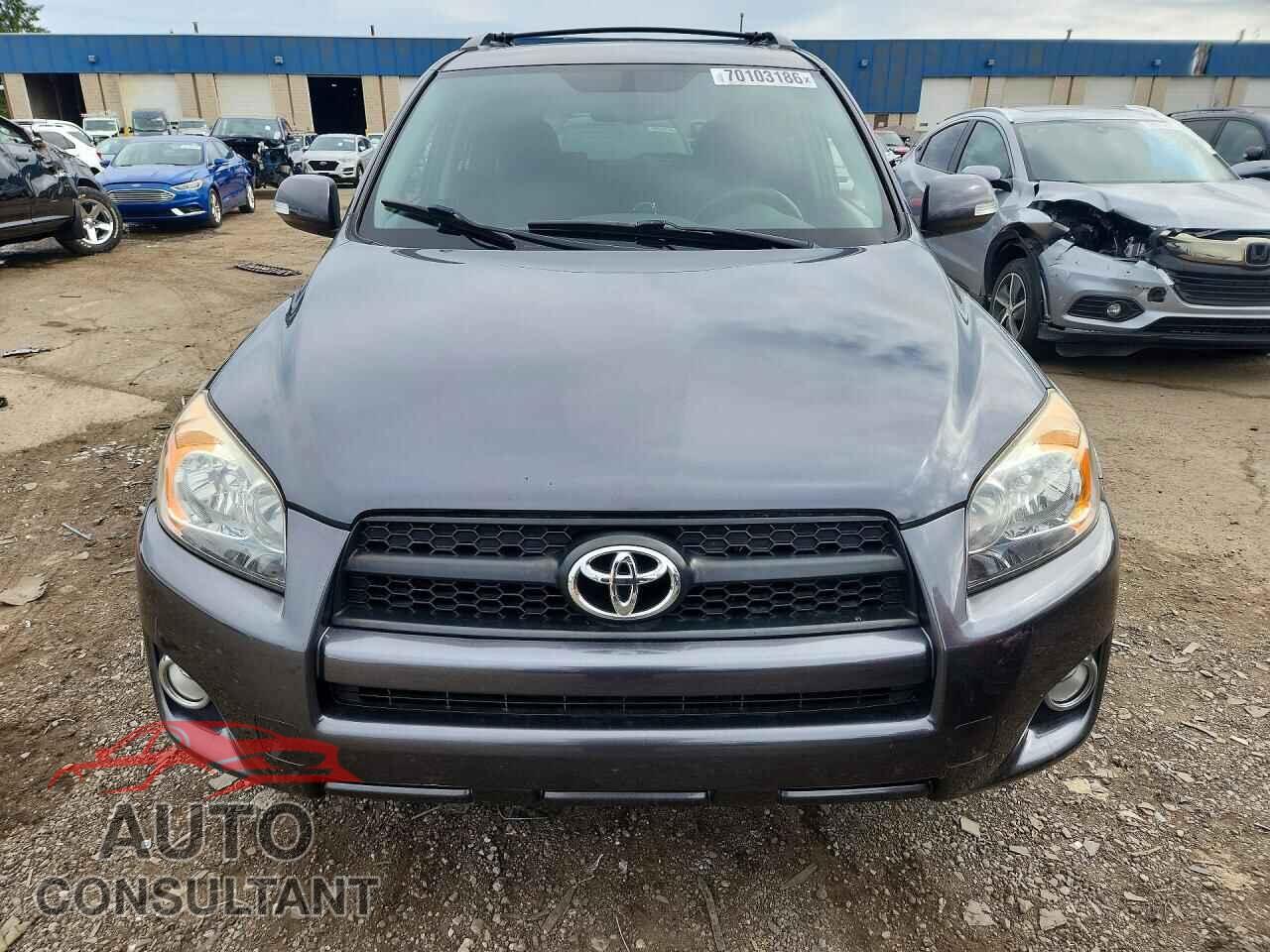 TOYOTA RAV4 2011 - JTMRF4DV2B5039570