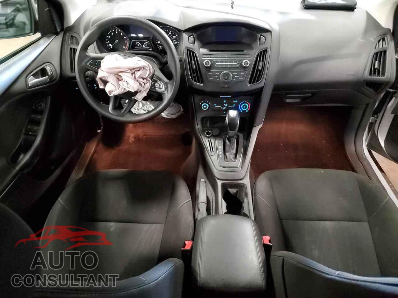 FORD FOCUS 2015 - 1FADP3K20FL276012