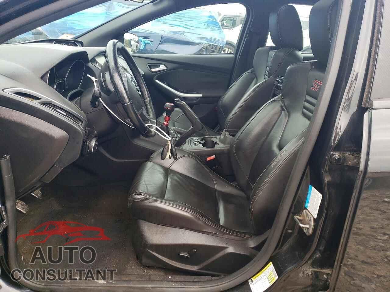 FORD FOCUS 2013 - 1FADP3L99DL185653