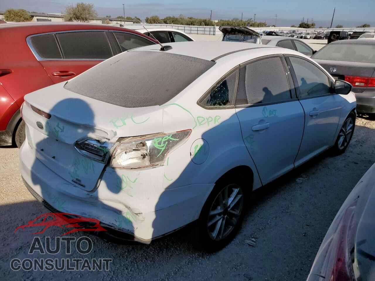 FORD FOCUS 2015 - 1FADP3F28FL298981