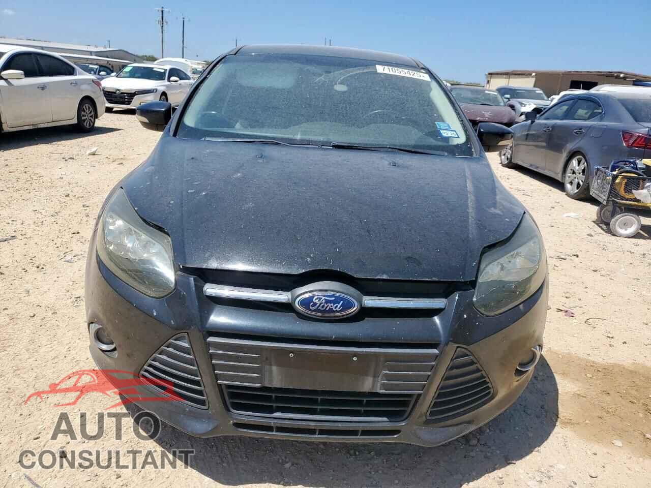 FORD FOCUS 2014 - 1FADP3F27EL440137