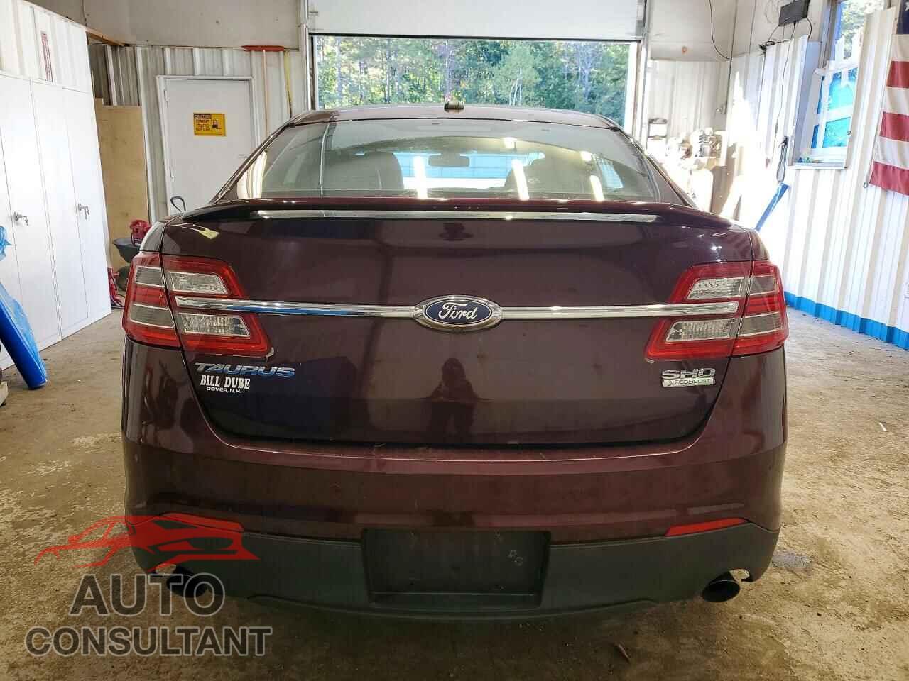 FORD TAURUS 2018 - 1FAHP2KT2JG100035