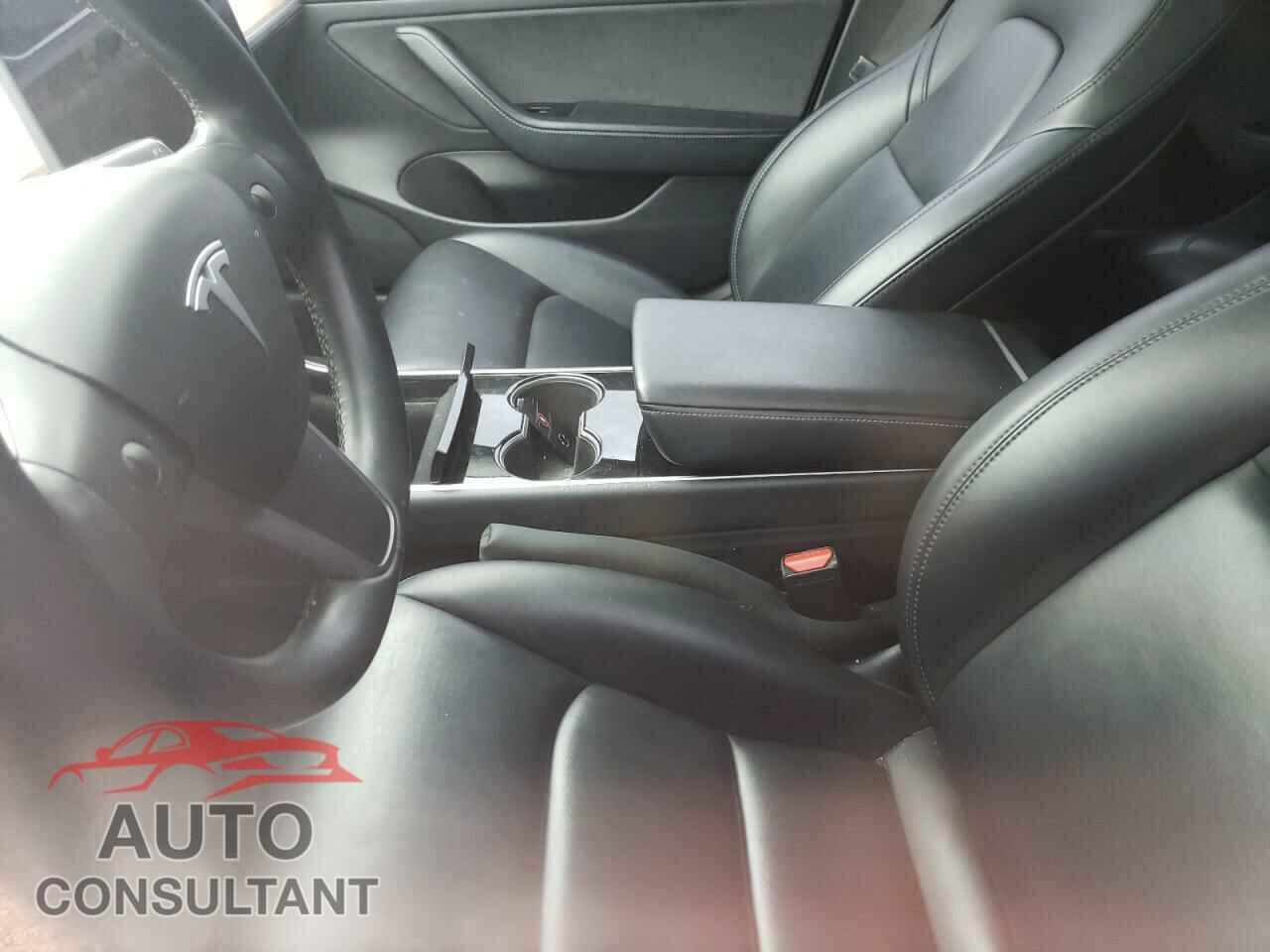 TESLA MODEL 3 2019 - 5YJ3E1EB8KF389599