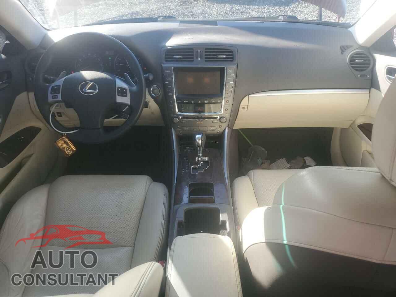 LEXUS IS 2011 - JTHCF5C24B5051432