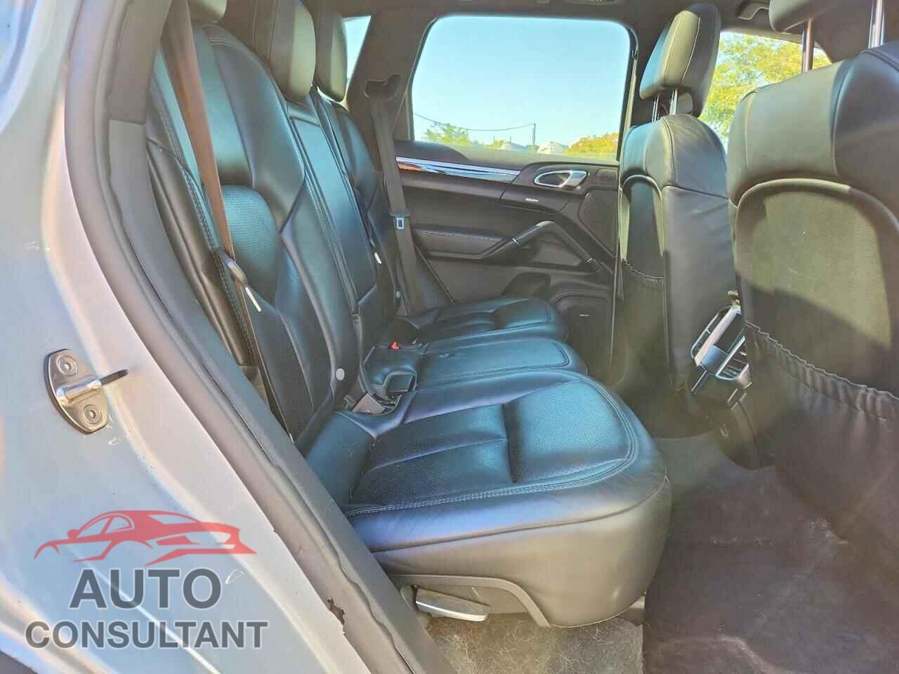 PORSCHE CAYENNE 2018 - WP1AA2A25JKA06295