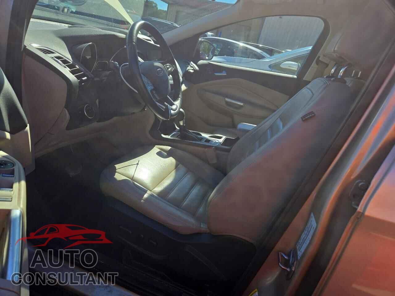 FORD ESCAPE 2017 - 1FMCU9JD1HUE12158