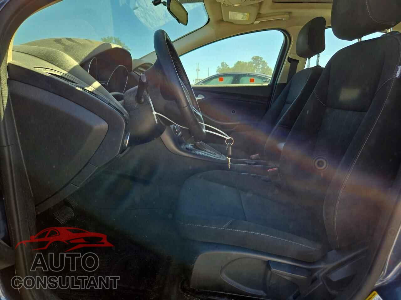 FORD FOCUS 2018 - 1FADP3H20JL309607