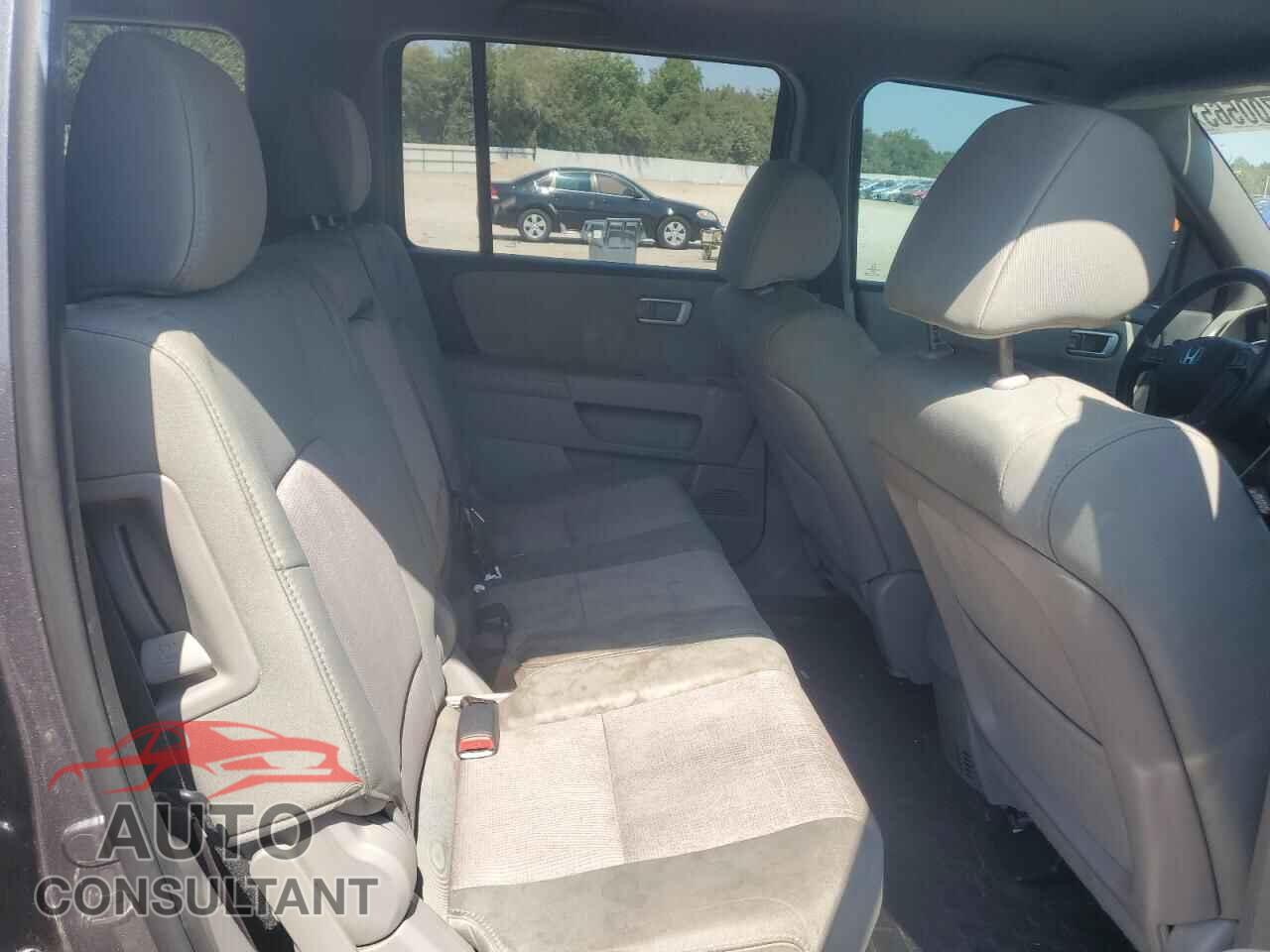 HONDA PILOT 2015 - 5FNYF4H41FB012278