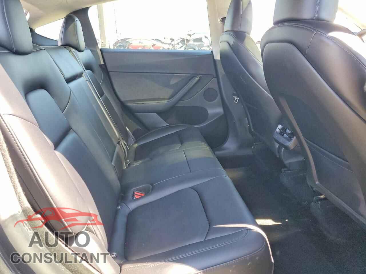 TESLA MODEL Y 2024 - 7SAYGDED4RF095620