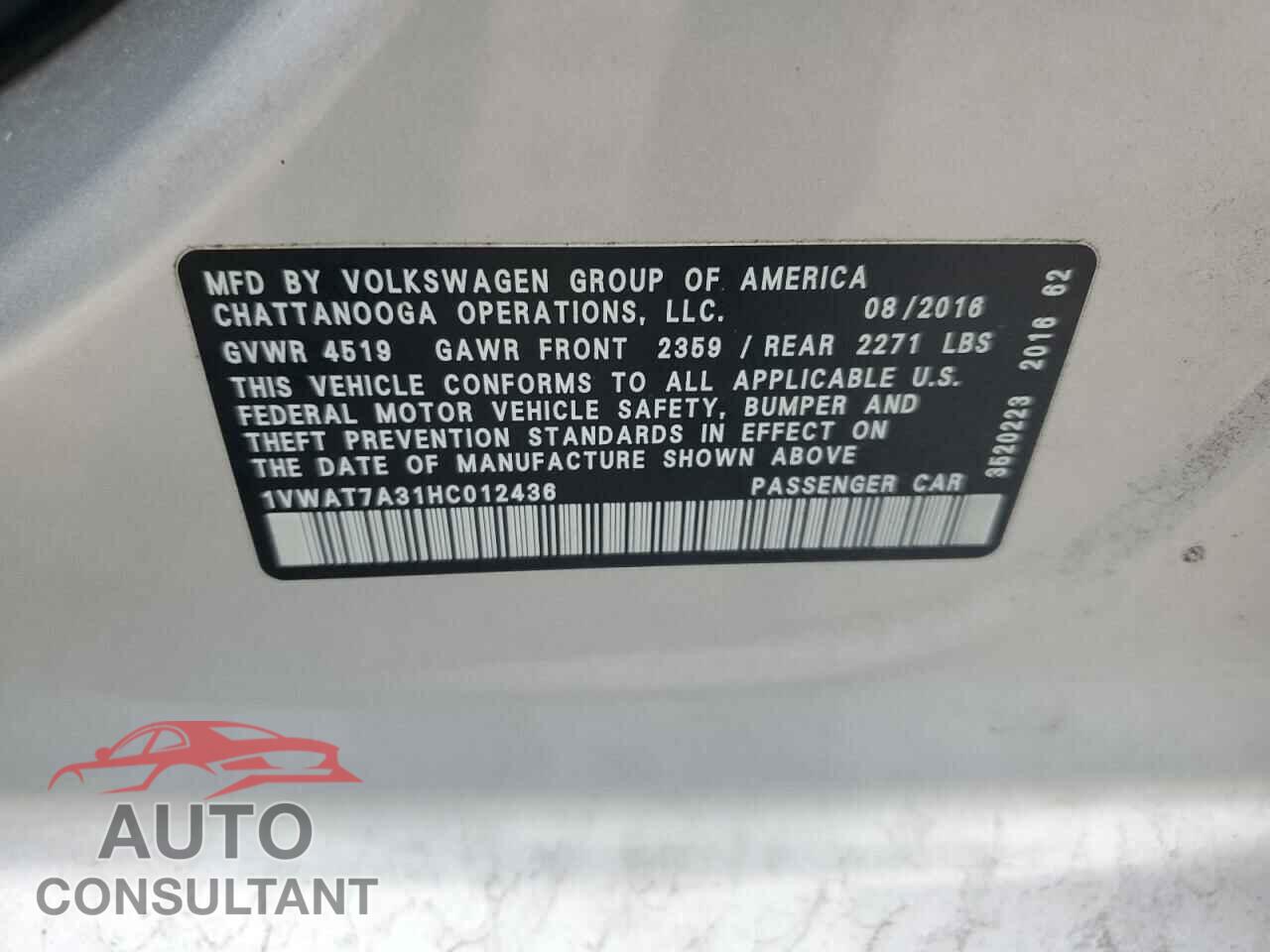 VOLKSWAGEN PASSAT 2017 - 1VWAT7A31HC012436