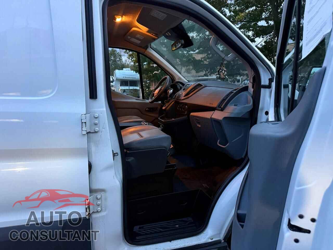 FORD TRANSIT 2018 - 1FTYE1ZM1JKB11341